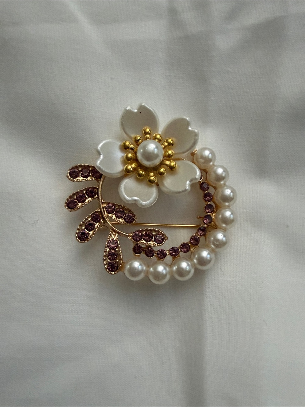 Elegant Floral Pearl and Crystal Brooch in White and Purple